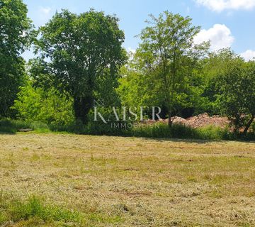 Istra - Kaštelir, građevinsko zemljište sa komunalijama 1550m2 - cover