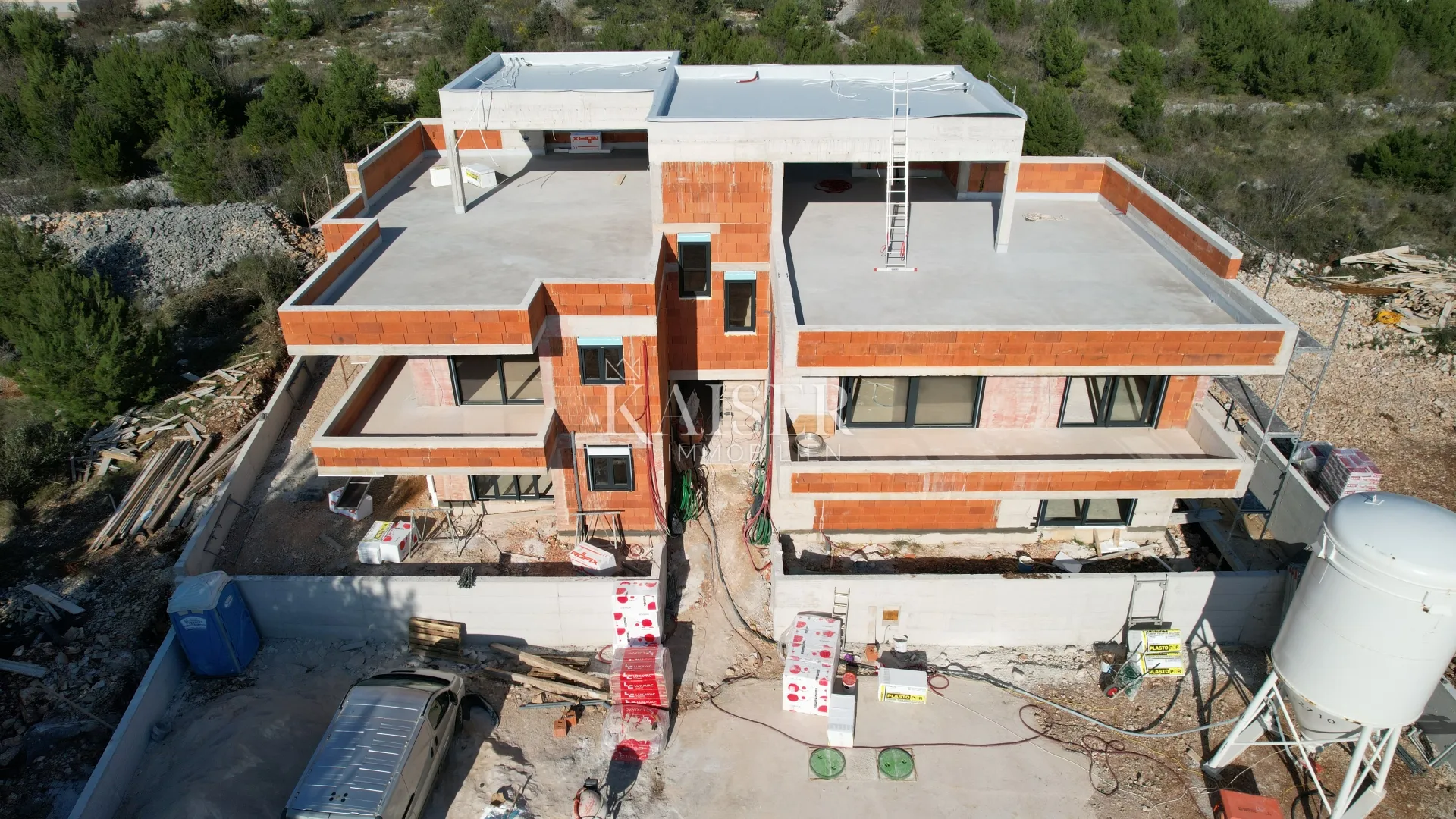 Srima, Vodice - Luksuzni dvoetažni stan sa bazenom i krovnom terasom - cover