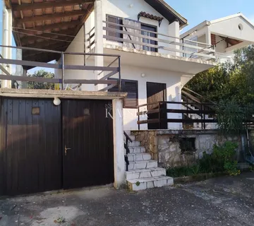 Murter, Betina - samostojeća kuća 350m od mora - cover