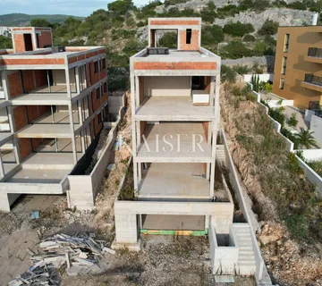 Prostrani stan (S1) u prizemlju s privatnim vrtom, Mandalina - Šibenik - cover