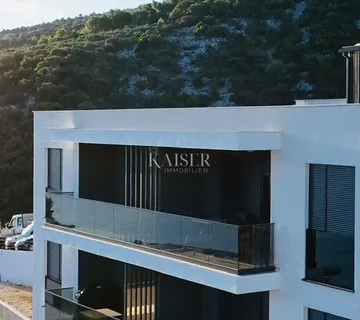 Marina, Trogir - Ekskluzivan, odmah useljiv stan s panoramskim pogledom i vrtom - cover