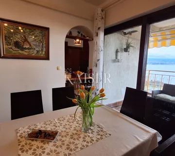 Opatija, stan na II katu stambene zgrade s balkonom - cover