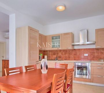 Istra, Marčana - vila s bazenom, 200m2 - cover