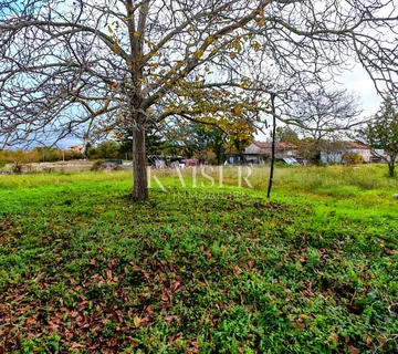 Otok Krk, Dobrinj- građevinsko zemljište 590m2 mirna lokacija  - cover