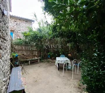 Mali Lošinj, otok Susak - građevinsko zemljište 74m2 u M1 zoni - cover