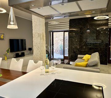 Istra - Poreč, kuća u centru 50 m od mora - cover