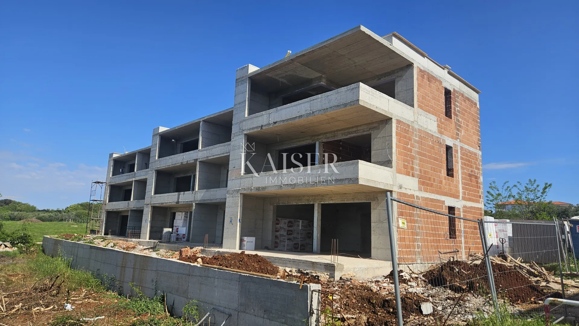 Umag,Istra, kuće u nizu u novogradnji, pogled na more - cover