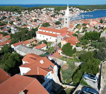 Mali Lošinj, novogradnja, stan u centru grada - cover
