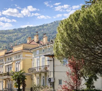 Opatija – Dva stana s velikim balkonom u najstrožem centru 100 m od mora - cover