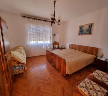 Crikvenica, Selce - kuća velikom okućnicom i pogledom na more - cover