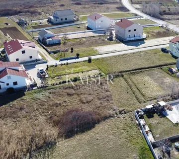 Zadar, Ljubač - spremno za gradnju atraktivno zemljište s građevinskom dozvolom 250 m od pješčane plaže - cover