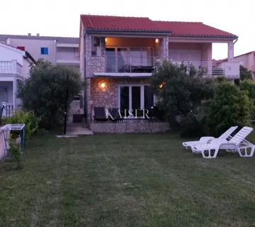 Otok Pašman, Dobropoljana: Dvojna kuća 1.red do mora - cover