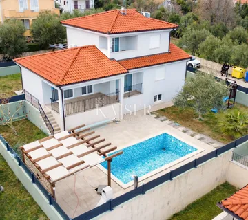 Istra, Rabac - prilika, kuća s bazenom 400 m od mora, 182 m2 - cover