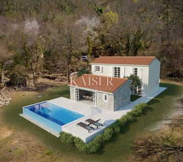 Istra, Kotli - kuća u izgradnji s velikim zemljištem 2400 m2 + 5100 m2 - cover