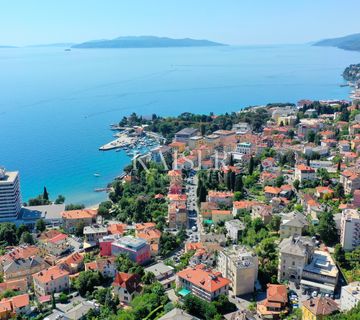 Opatija, tihi centar, 2S+DB s pogledom na more - cover
