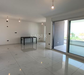 Malinska, Otok Krk- stan 110m² s bazenom  - cover