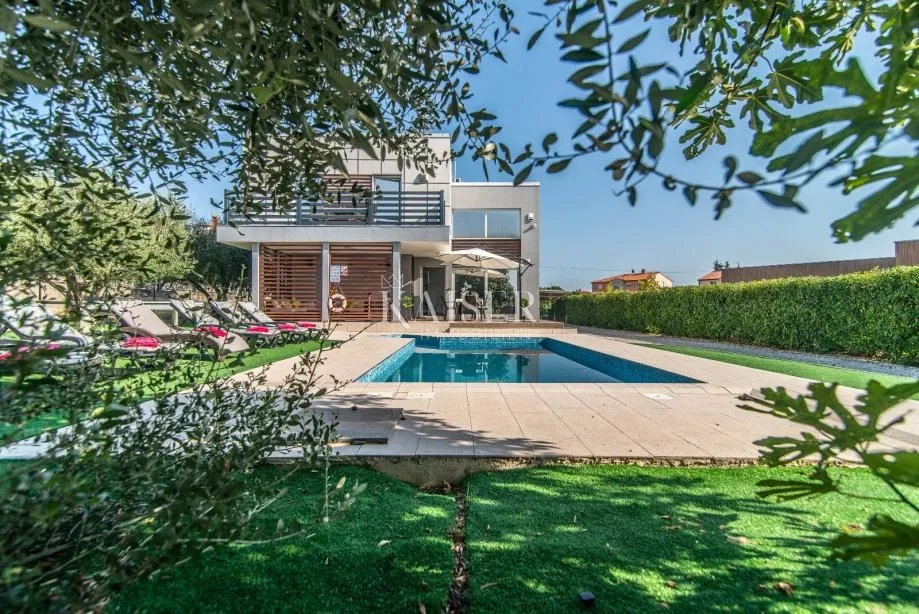 Istra, Vodnjan- vila s bazenom i pogledom na Brijune - cover