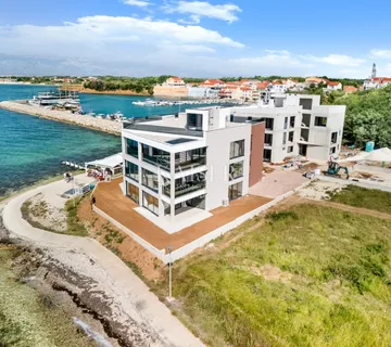 Zadar – Privlaka | Dvoetažni stan prvi red do mora s terasom i pogledom na more - cover