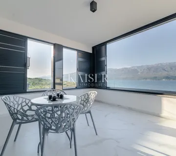 Penthouse s očaravajućim pogledom na more i planine  - cover