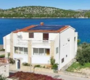Šparadići, Šibenik - Apartmanska kuća s 5 jedinica, 50m od mora - cover