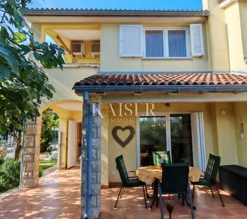 Otok Krk, Malinska- dvojna kuća 80m2 samo 250m od mora - cover