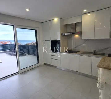 Crikvenica - ekskluzivan dvosoban stan 70m2 s bazenom - cover