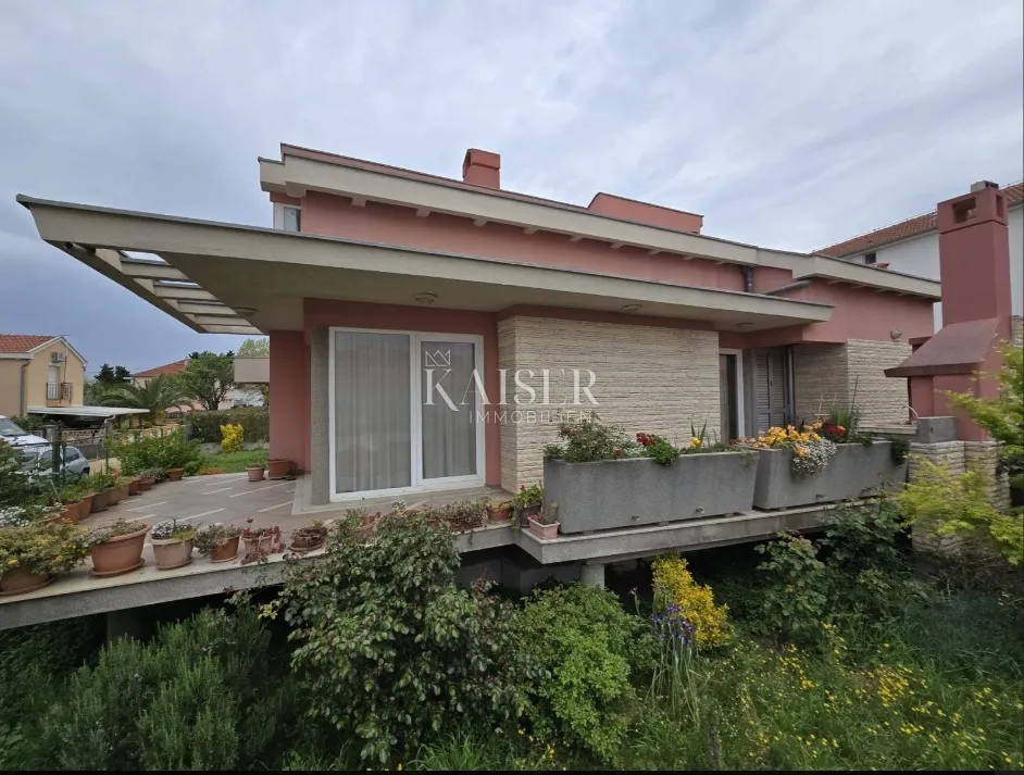 Zadar- Ekskluzivna obiteljska kuća s vrtom - cover