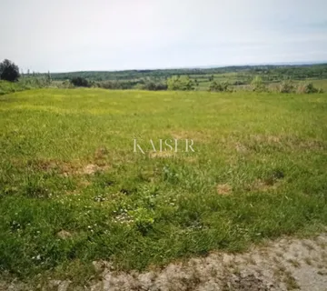 Istra, Buje, građevinska parcela s pogledom na more! - cover