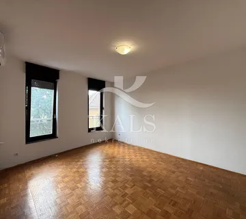 POSLOVNI PROSTOR, NAJAM, TREŠNJEVKA, 69 m2,4 -SOBAN - Zagreb