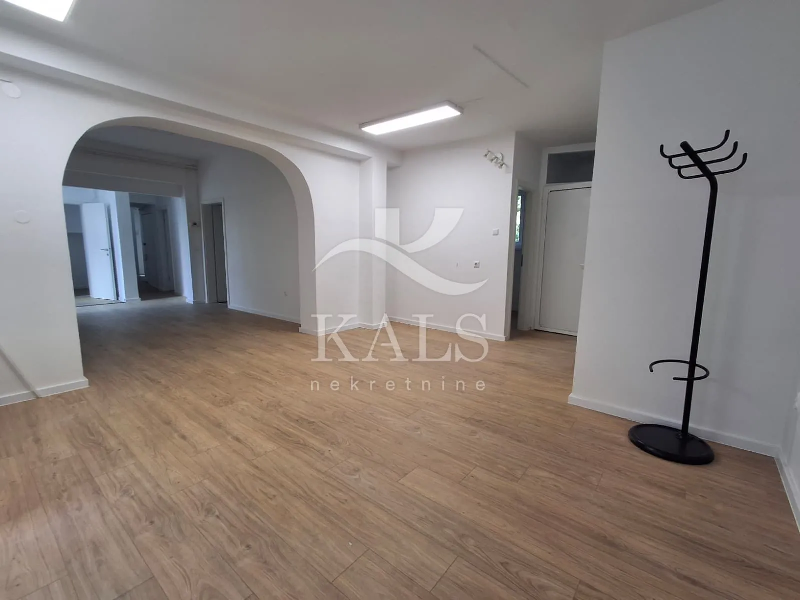 POSLOVNI PROSTOR, NAJAM, ZAGREB, MAKSIMIR, 290 m2, 13-SOBAN - cover