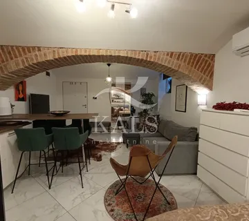 PRODAJA, ZAGREB, CENTAR , 30 m2, GARSONIJERA - cover