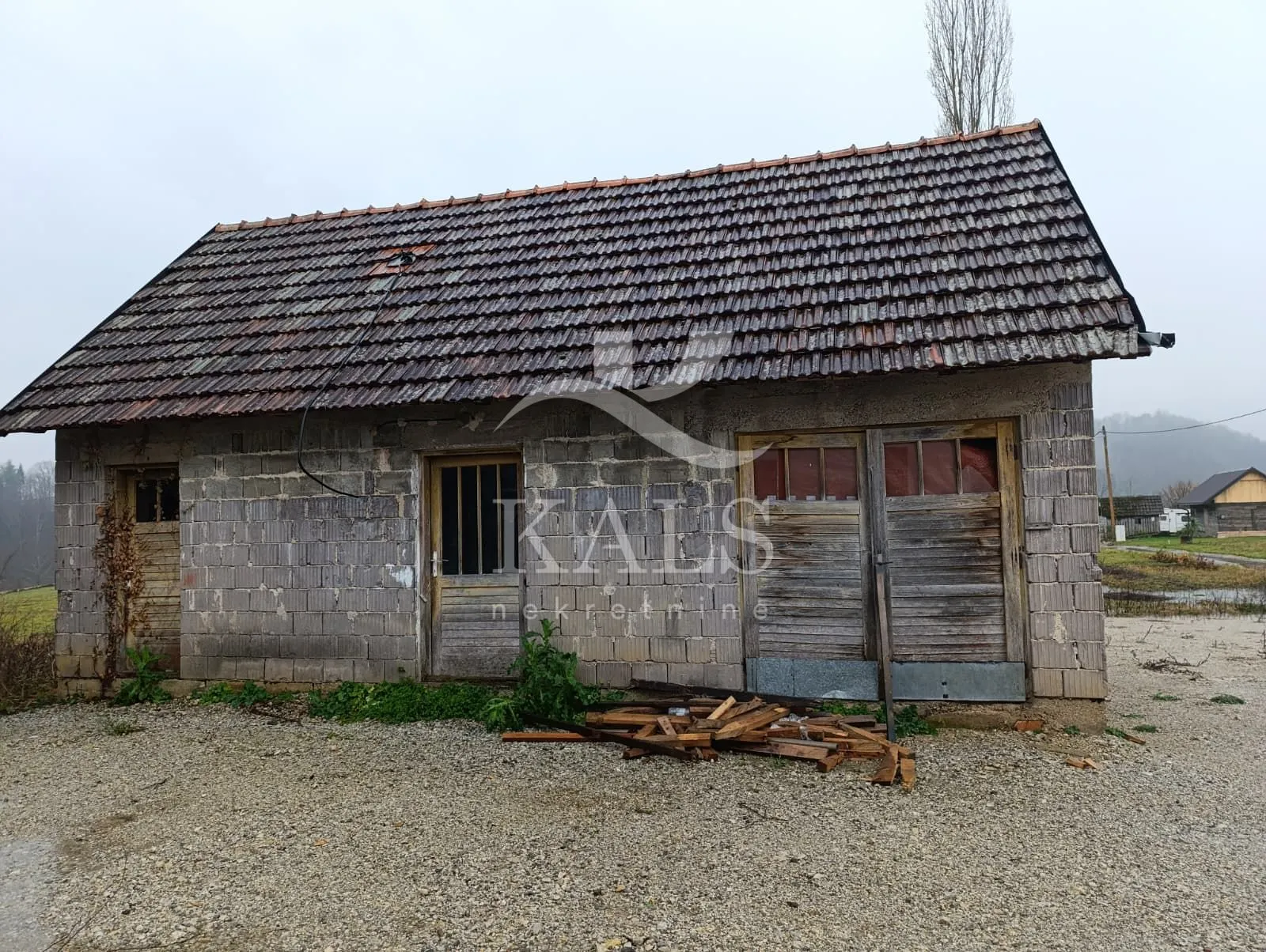 KUĆA+ZEMLJIŠTE, PRODAJA,VOJNIĆ, JAGROVAC ,23102m2  - cover