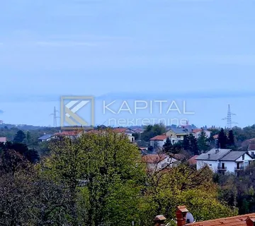 Kastav, prostran stan 93m2, na 1.katu s terasom