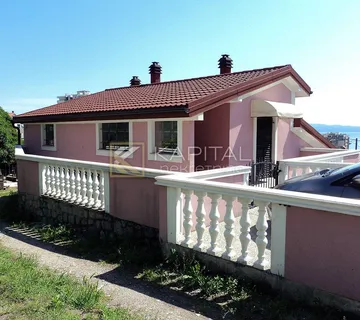 Podmurvice,samostojeća kuća s 3 stana - Rijeka