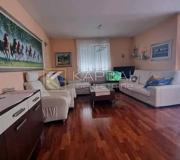 Kastav, 3s+db, lođa, pogled