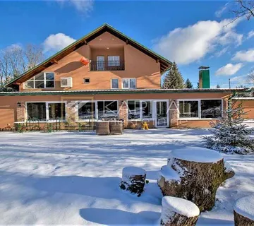 Bjelolasica - mali hotel sa 6000 m2 terena - cover