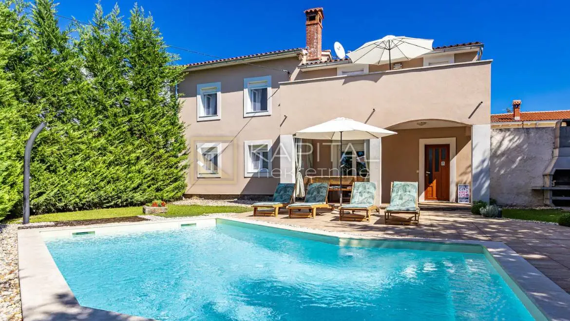 Svetvinčenat - idilična kuća s bazenom - cover