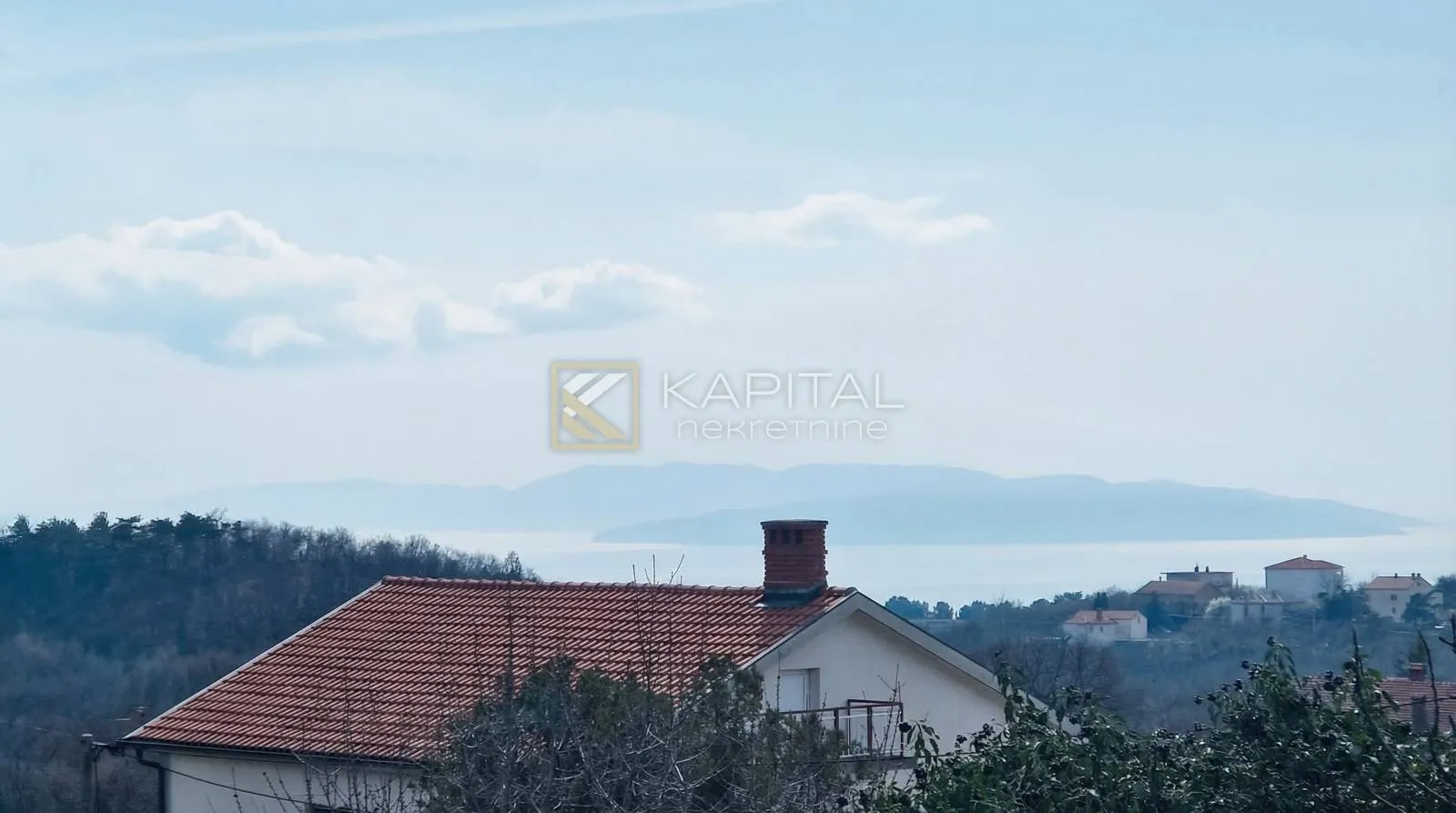 Gornja Drenova, starina za urediti sa 2 stana! - cover