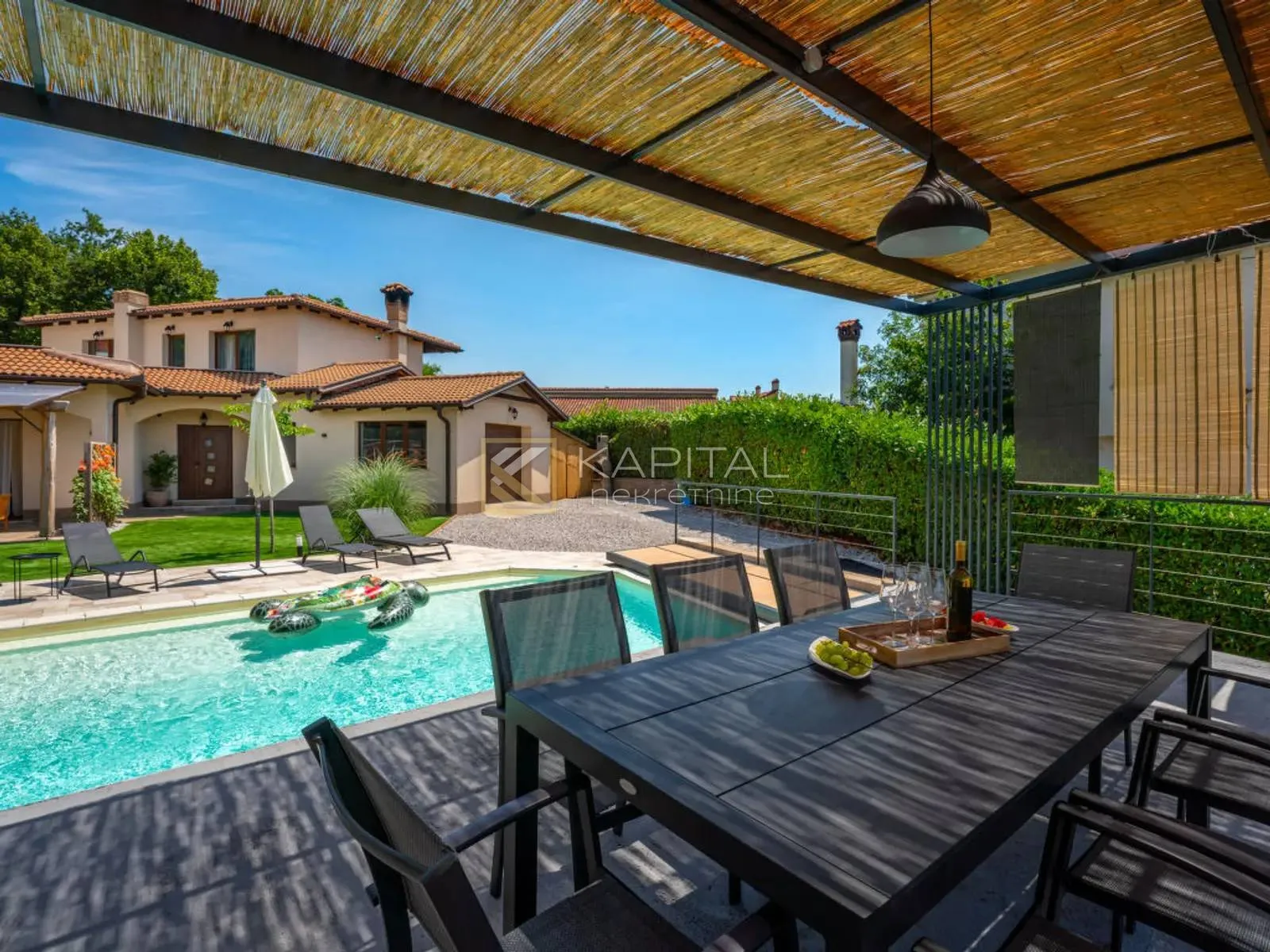 Kastav, nova samostojeća kuća, bazen! - cover