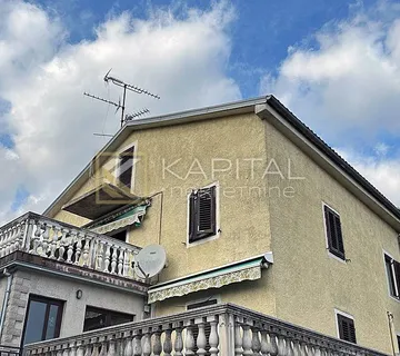 Obiteljska kuća s tri stana. - Oprić, Opatija