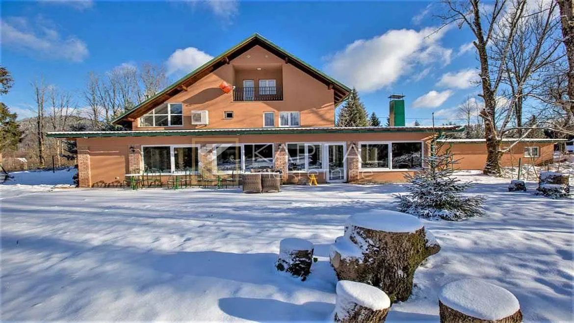 Bjelolasica - mali hotel sa 6000 m2 terena - cover