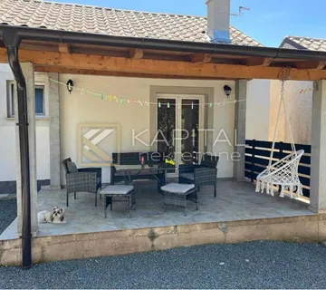 Hreljin - primorska kuća s 2s+db i konobom za druženje! - cover