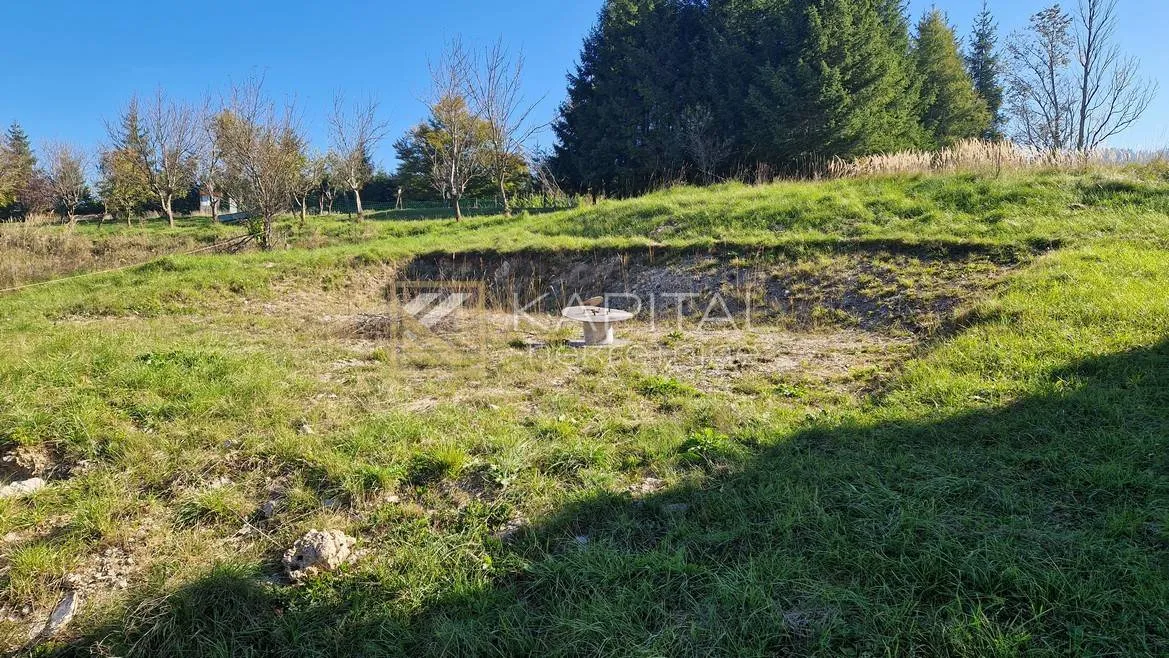 Fužine - Vrata! Građevinski teren sa idejnim projektom ! - cover