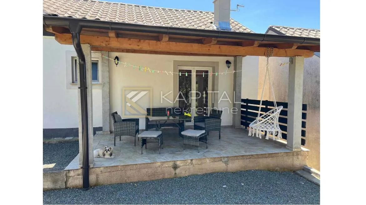 Hreljin - primorska kuća s 2s+db i konobom za druženje! - cover