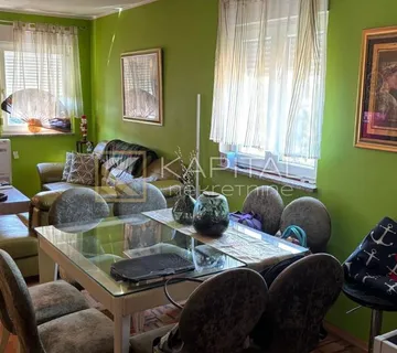 Srdoči, odlična lokacija,vlastiti parking,namješten - cover