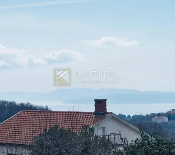 Gornja Drenova, starina za urediti sa 2 stana! - cover