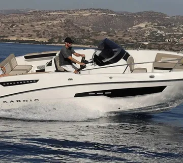 KARNIC 7,15 m (SL691) - KABINA U KONZOLI, MODEL 2026 - cover