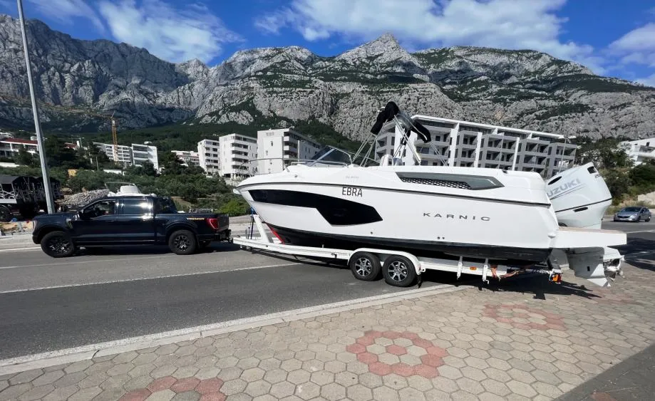 KARNIC 9,50m SL800, MODEL 2023 - cover