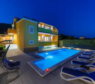 Kaštel Lukšić, vila s bazenom, 266.00 m2! (prodaja) - cover