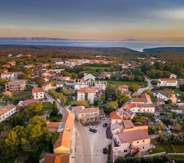 ISTRA, KRNICA PREKRASNO GRAĐEVINSKO ZEMLJIŠTE OD 680m2 - cover